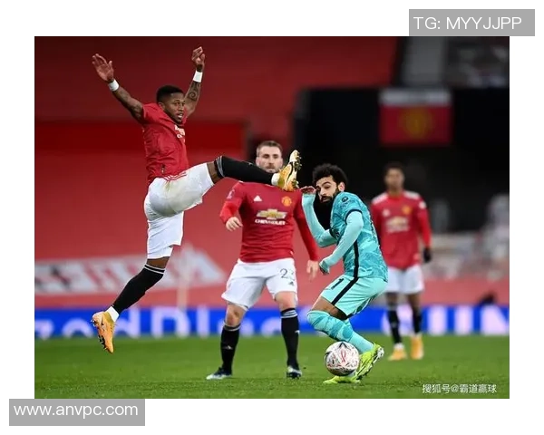 英超激战曼联逆转波尔图点球大战成关键时刻引发全场狂欢